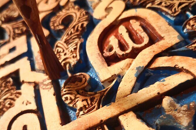 2 hours Craft workshop "The Alhambra with your hands" - Choose Your Alhambra Craft: Mosaic, Gold Leaf Plasterwork, or Marquetry Chessboard