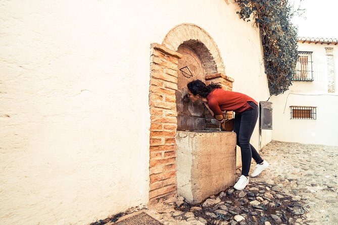 4 neighborhoods 4 cultures. Half day private tour in Granada - Realejo–San Matías: Old Jewish Quarter Traces in the Streets