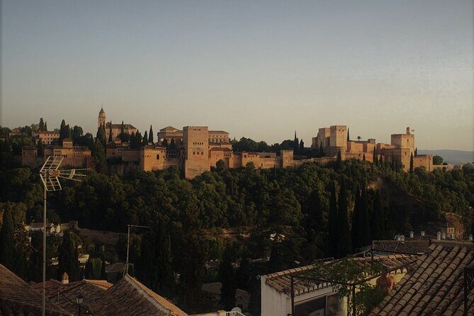Albaicín and Sacromonte Sunset tour + Flamenco show - The flamenco show in Granada: ticket + drink, with a real evening payoff