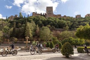 Albaicin & Sacramonte Electric Bike Tour in Granada - Where the tour starts: Pl. de Cuchilleros and why meeting location matters