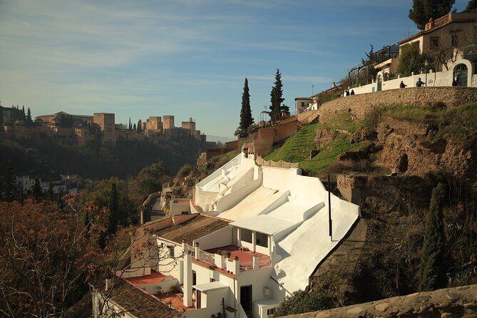 Albaicin & Sacramonte Electric Bike Tour in Granada - Stop 2: Paseo de los Tristes and the Darro River story