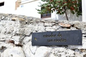Albaicín & Sacromonte Walking Tour - Plaza Nueva to Carrera del Darro: Where Granada’s Energy Meets the Most Beautiful Street Feel
