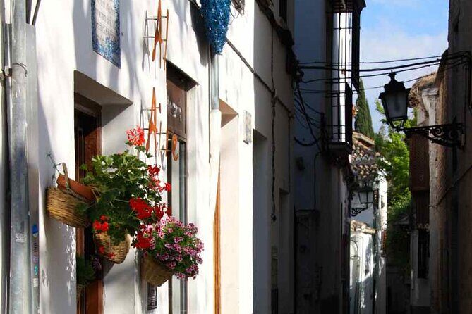 Albayzin and Sacromonte Guided Walking Tour in Granada - Sacromonte: Roma Cave Homes, Crafts, and Flamenco Culture