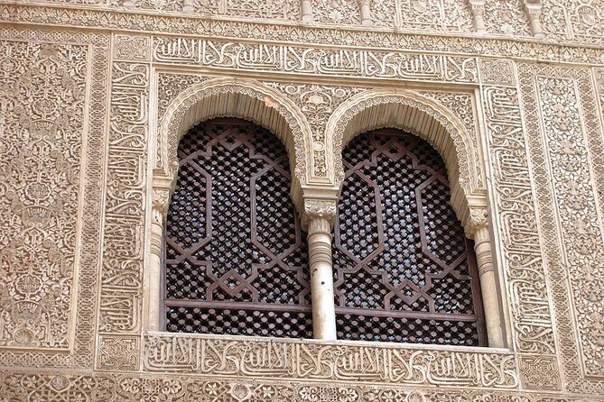 Alhambra al Completo, nazaries palaces, generalife palace - Nasrid Palaces highlights: Courtyard of the Lions and Ambassadors Hall