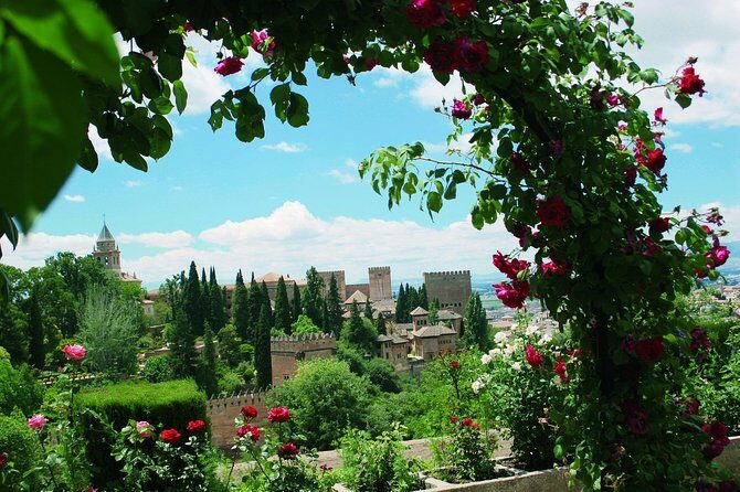 Alhambra and Generalife Skip-the-Line Ticket with Guide - Alcazaba: the oldest walls that explain the rest