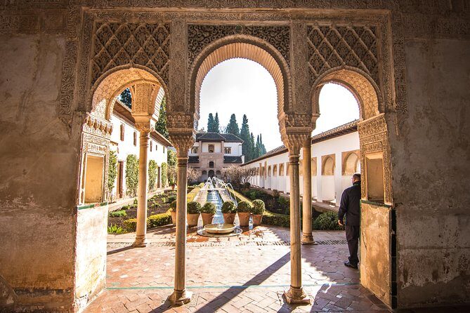 Alhambra and Nasrid Palaces Private Sensory Tour - Mobile ticket, skip-the-line, and the small logistics that matter
