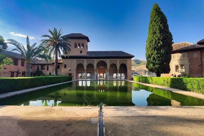 Alhambra and Nasrid Palaces: Skip-the-line Ticket and Local Guide - When things don’t go as planned: language mix-ups and rare technical issues