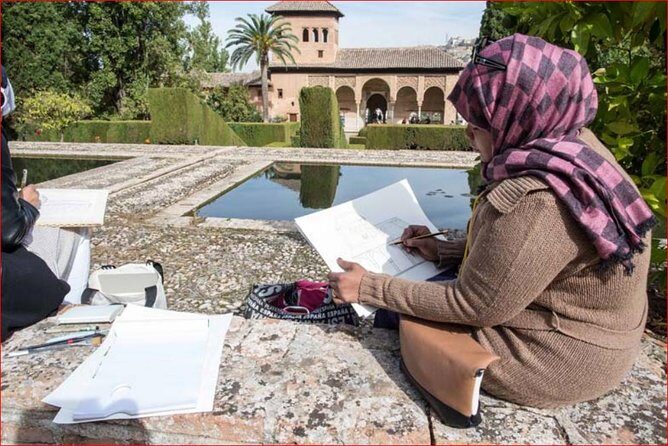 Alhambra &Charles Palace Guided Tour with Optional Nasrid Palaces - Alcazaba Fortress: Old Walls, Big Views