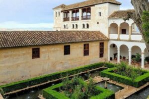 Alhambra Experience – Explore Nasrid Palaces & Generalife Gardens - Generalife Gardens: Where the Stress Drops Away