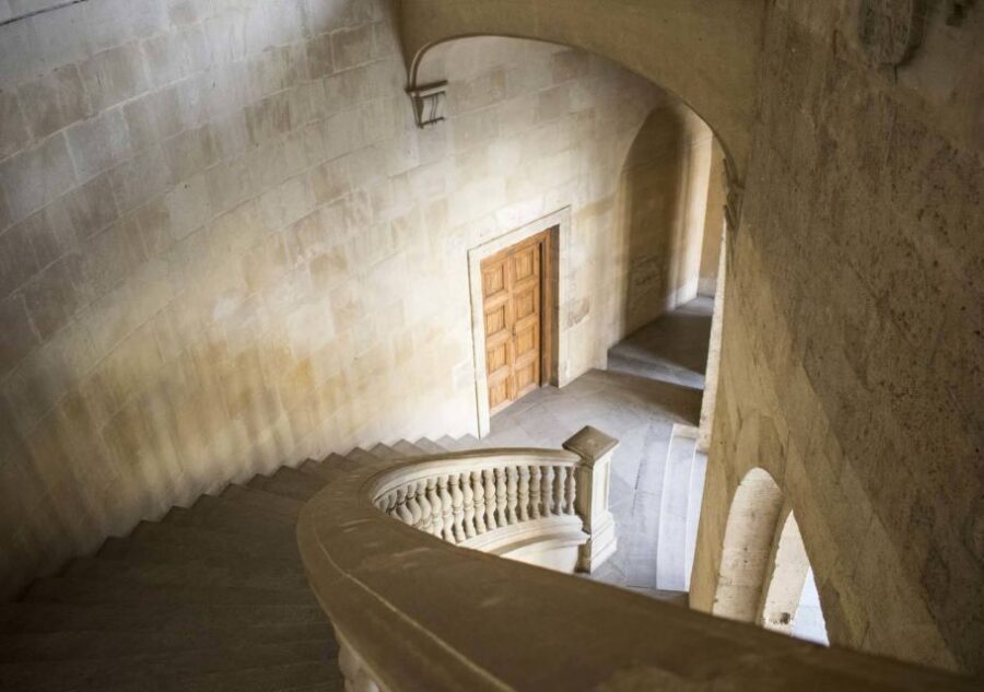 Alhambra & Generalife: Exclusive 3 hours Private Tour - Price Check: Is $198 Per Person Good Value?