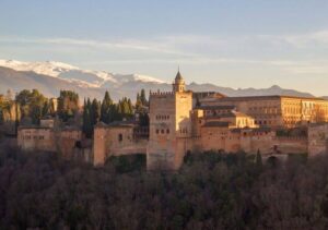 Alhambra & Generalife: Exclusive 3 hours Private Tour - Getting There: Meeting Point, What to Bring, and Site Rules
