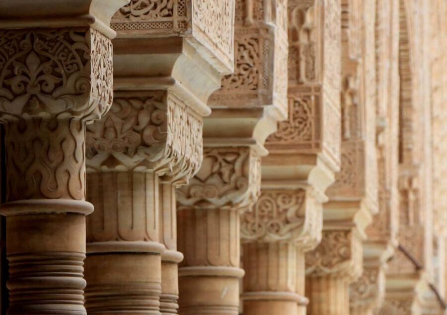 Alhambra & Generalife: Exclusive 3 hours Private Tour - Nasrid Palaces: Ceilings, Reflecting Pools, and Royal Design