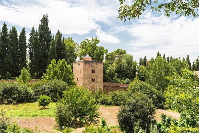 Alhambra Guided Tour with Generalife Gardens - Stop 1: Alhambra Buildings, Alcazaba Access, and the Real Story Behind the Walls