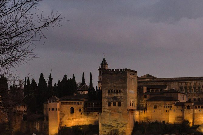 Alhambra Legend Tour - Palace of Carlos V: Where the Guide Builds the Big Picture