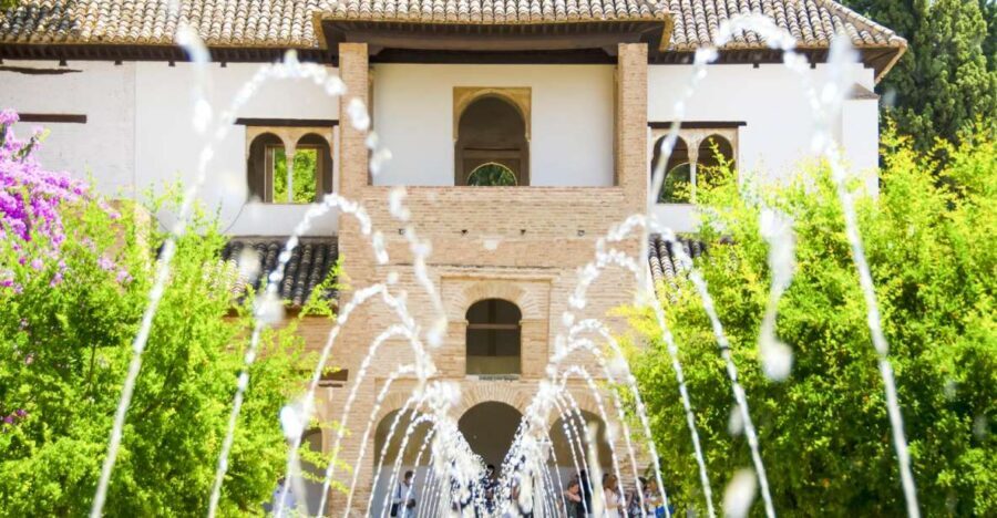 Alhambra, Nasrid Palaces and Albaicin Tour - Key highlights to look for