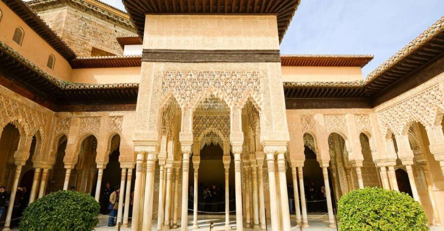 Alhambra, Nasrid Palaces, and Generalife 3-Hour Guided Tour - Pace, Headphones, and Bilingual Guides: How It Feels in Real Life