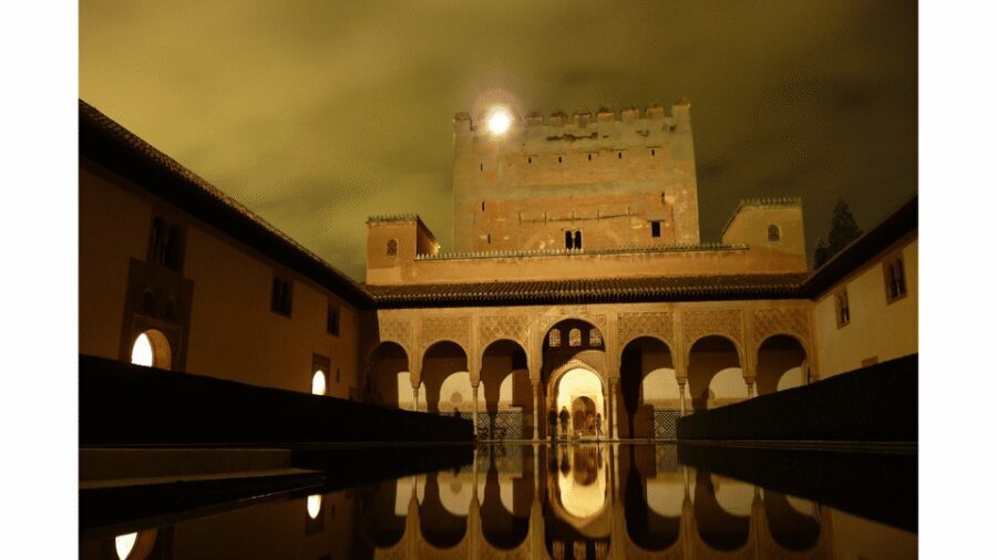 Alhambra: Nasrid Palaces Guided Night Tour without tickets - Tickets and the one rule that can ruin your night