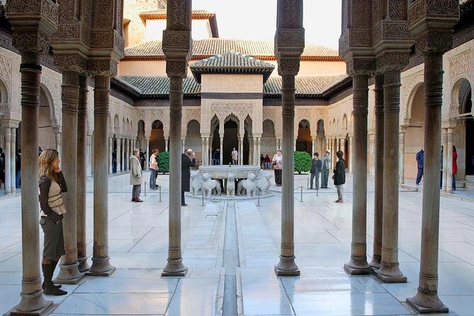 Alhambra Private/Small Group Tour & Nasrid Palaces Skip the Line - Skip-the-Line Entry: What It Changes for Your Day