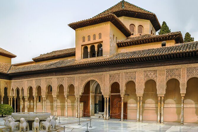 Alhambra Private Tour and Skip the Line Ticket and Official Guide - Stop 2: Nasrid Palaces and Dar al-Mamlaka rooms