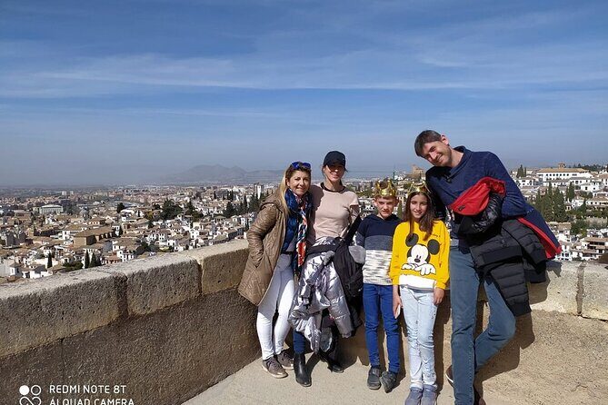 Alhambra : Private Tour for Families - Booking Timing: When the Alhambra Sells Out