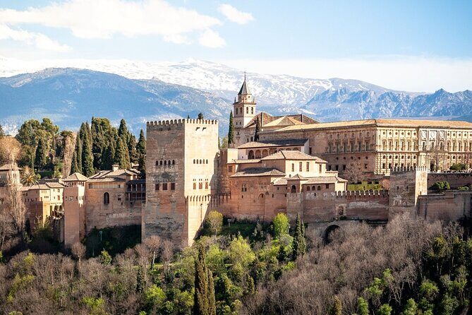 Alhambra Private Tour: Nasrid Palaces, Alcazaba and Generalife - Entering Alhambra in the Right Order (Generalife → Alcazaba → Nasrid Palaces)
