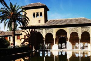 Alhambra Private Tour: Nasrid Palaces, Alcazaba and Generalife - Where You Meet and How the Route Ends