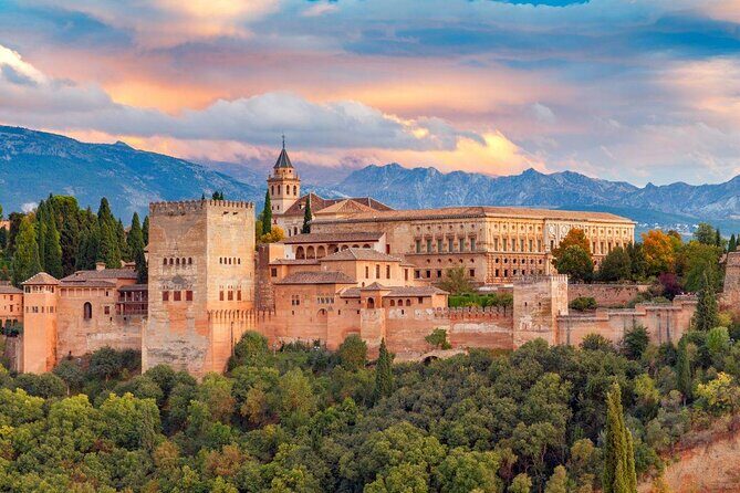 Alhambra Private Tour: Nasrid Palaces and Generalife - Key points to know before you go