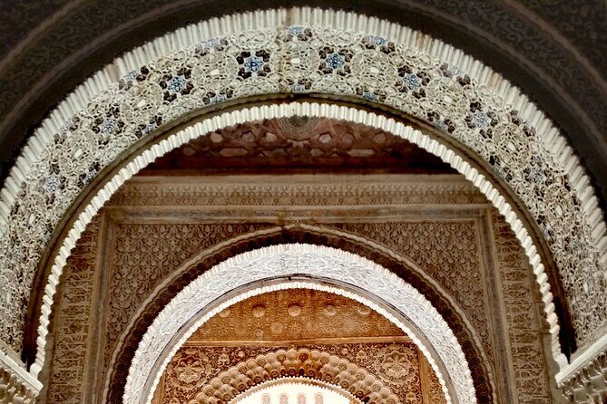 Alhambra Private Tour: Nasrid Palaces and Generalife - Price and value: $264.29, plus one key extra cost