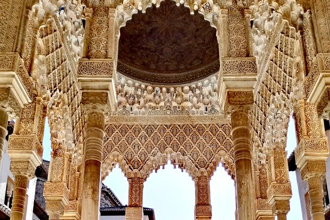 Alhambra Private Tour: Nasrid Palaces and Generalife - Who this private tour is best for