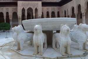 Alhambra Private Tour: Secrets of the Alhambra - Entering the Nasrid Palaces: Mexuar, Comares, and the Court of the Lions