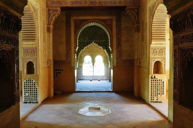 Alhambra Private Tour: Secrets of the Alhambra - Who this tour fits best