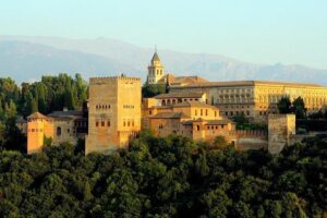Alhambra Skip-the-Line Guided Tour - Meeting at Paseo del Generalife: What Your First Steps Look Like