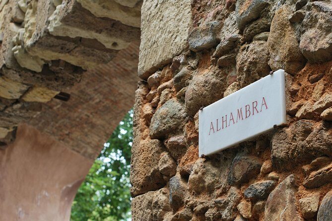 Alhambra Skip-the-Line Guided Tour - Palace of Carlos V: Where Habsburg Rule Changes the Style