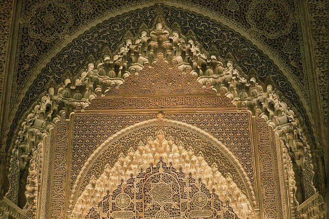 Alhambra Skip-the-line Private Tour including Nasrid Palaces - Pacing and group size: how the tour stays enjoyable in 3 hours