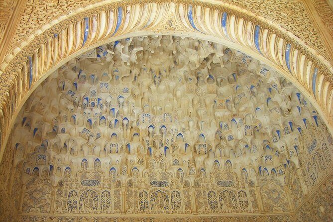 Alhambra: Skip-the-Line to Nasrid Palaces & Generalife - Pace and group size: up to 30 people