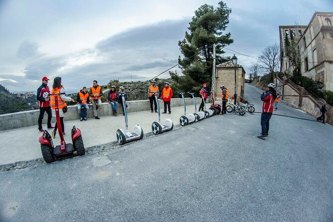 Alhambra Skip-the-Line with Albaicin, Sacromonte by Segway/Bike - Albaicín by Segway or E-Bike: Hills, Alleys, and Real Views