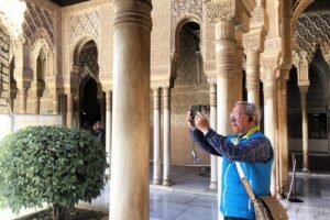 Alhambra: Small Group Tour with Local Guide & Admission - Small Group Size: What You Gain by Not Traveling with a Crowd