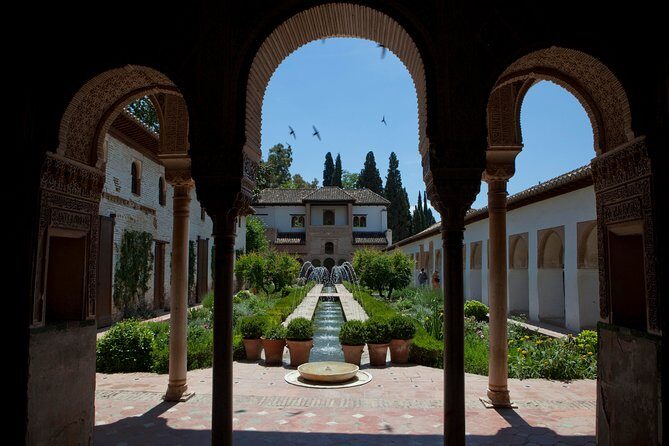 Alhambra: Small Group Tour with Local Guide & Admission - Stop 5: Alcazaba—Fortress Energy and Views Over Granada