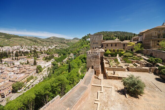 Alhambra Ticket and Guided Tour with Nasrid Palaces - What you actually see at the Alhambra complex