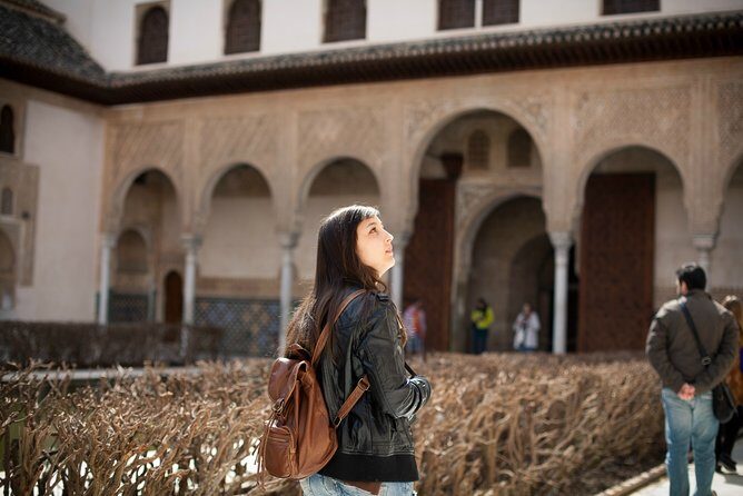 Alhambra Tour and Nazaries Palaces with Hammam Massage Experience - The realistic rhythm: lunch break and a scheduled Hammam time