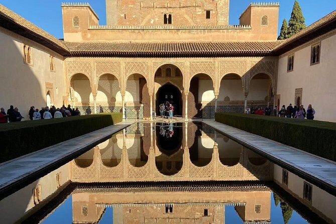Alhambra Tour & ticket: Nasrid Palaces, Alcazaba & Generalife - Nasrid Palaces: the star stop, and why your guide matters here