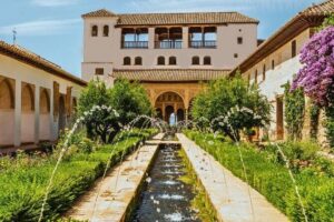 Alhambra: tour with Generalife and Alcazaba. Admission not included - Price and value: why $21.34 can still be a bargain