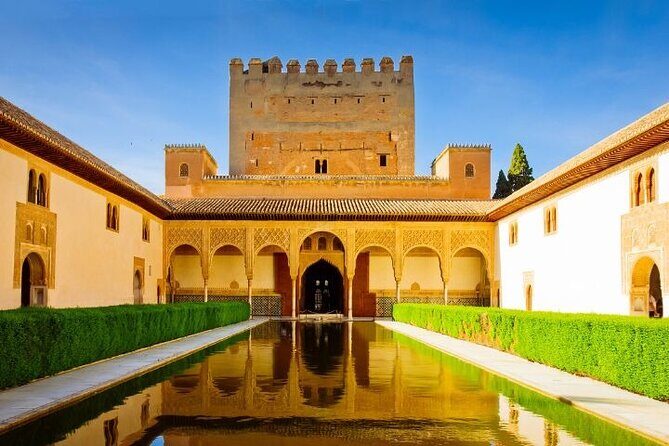 Alhambra: tour with Nasrid Palaces. Admission not included - Palace of Carlos V: the 16th-century counterpoint