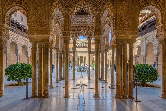 Alhambra Visit with Private Official Guide in Granada - Who this tour fits best (and who might feel it’s not for them)