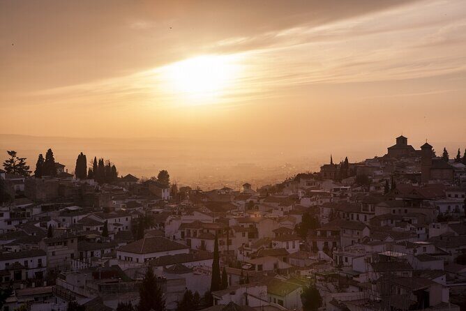 Alhambra with Nazaries Palaces Private Tour - Pacing, walking, and what to wear on this hill
