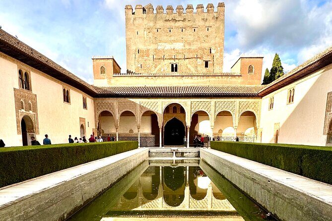 Arabic Private tour Alhambra (Not Included Ticket ) - Why a private Arabic guide makes Alhambra make sense