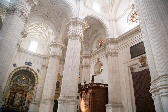 Best of Granada guided tour - Plaza de Bib-Rambla: A smart starting point for a short Granada tour