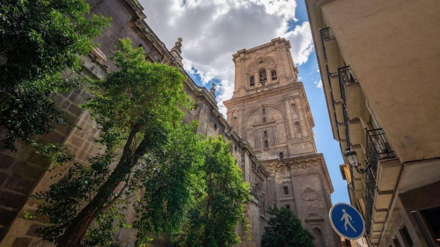 Best of Granada: Private Walking Tour with a Local - Price and Value: What $30 Buys You in Granada