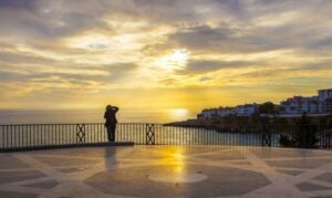 Day Tour to Frigiliana & Nerja from Granada - Getting There by Van: What the 7-Hour Rhythm Really Feels Like