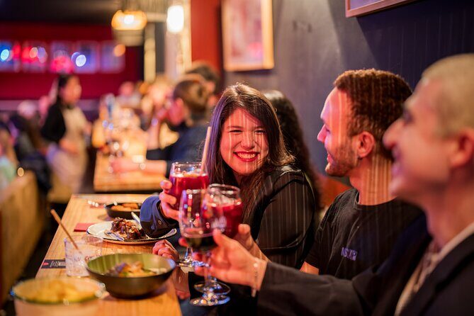 Dinner on a terrace in the Albayzin and a live flamenco show - Inside the theatre: how the flamenco show feels in real time